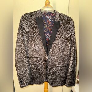 Paisley & Gray leopard Print Blazer with Black lapel no size on tag